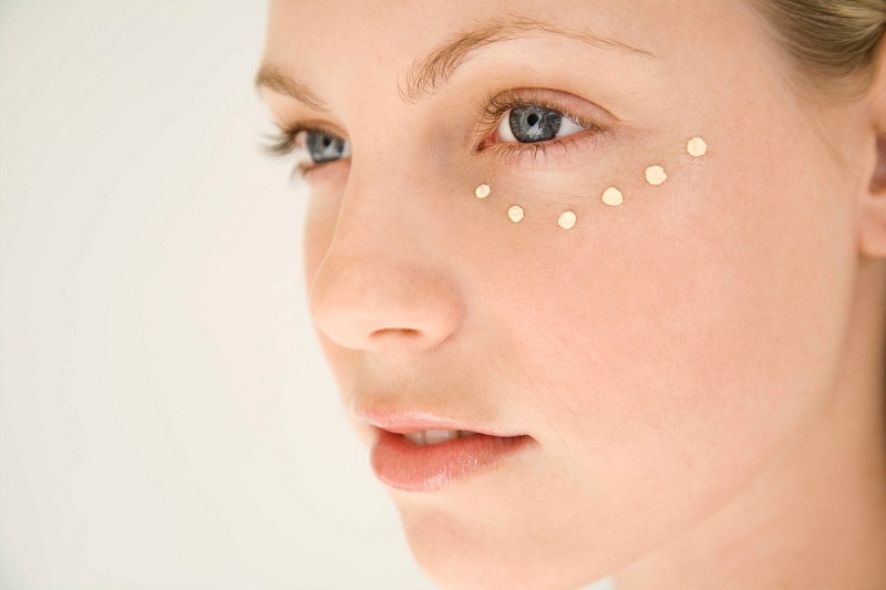 Lựa chọn kem mắt phù hợp với tình trạng da để đạt hiệu quả cao.